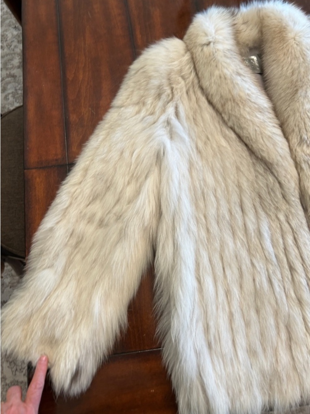 Luxury Saga Fox fur coat - Picture 7 of 9
